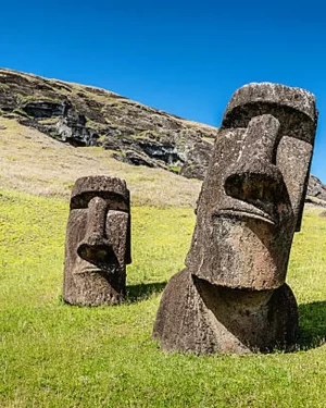 Tour Medio Día Ahu Tahai – Historia y Moais Frente al Mar