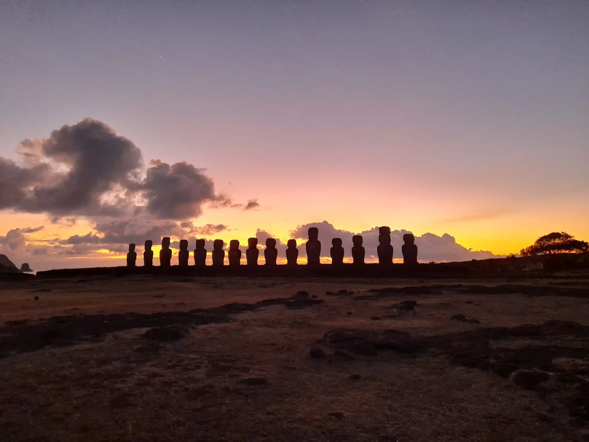 Tour Día Completo Tongariki – El Monumento más Imponente de Rapa Nui