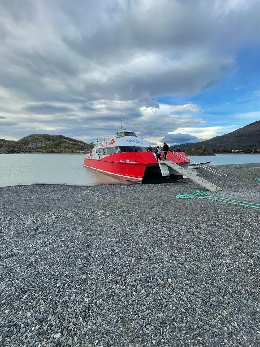 HD Navegación Glaciar Grey Round Trip